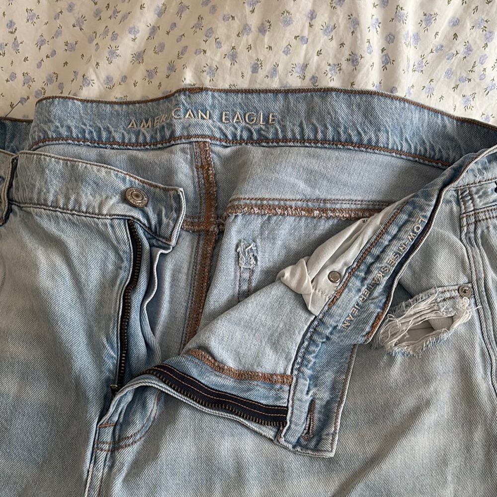 American Eagle Outfitters Relaxed Blue Low Rise Skater Jeans